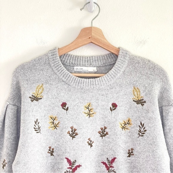 Oak + Fort Floral Embroidered Relaxed Balloon Sleeve Cropped Sweater Grey XS - Picture 3 of 13